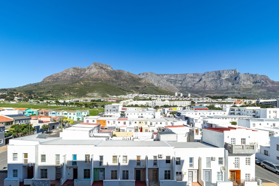 2 Bedroom Property for Sale in Zonnebloem Western Cape